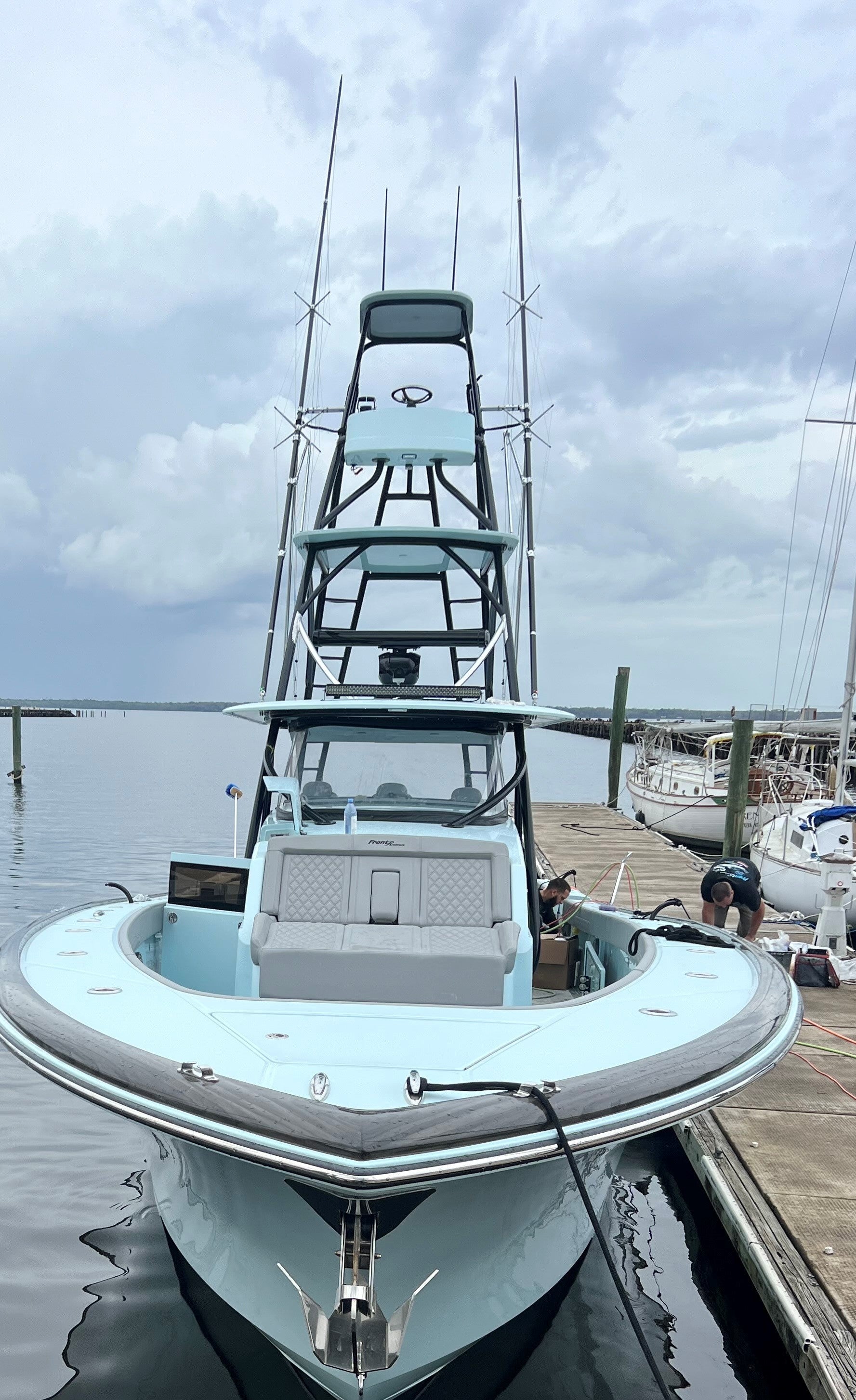 Carbon Fiber Tournament Outrigger Systems